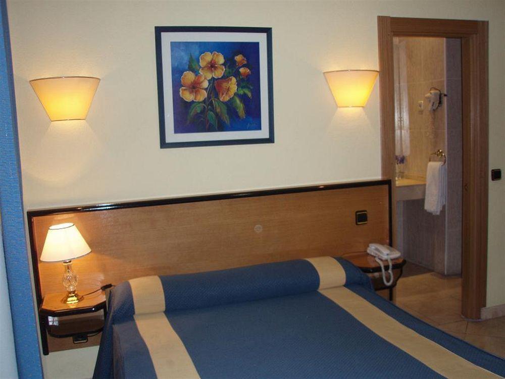 Hostal Buenos Aires Madryt Zewnętrze zdjęcie