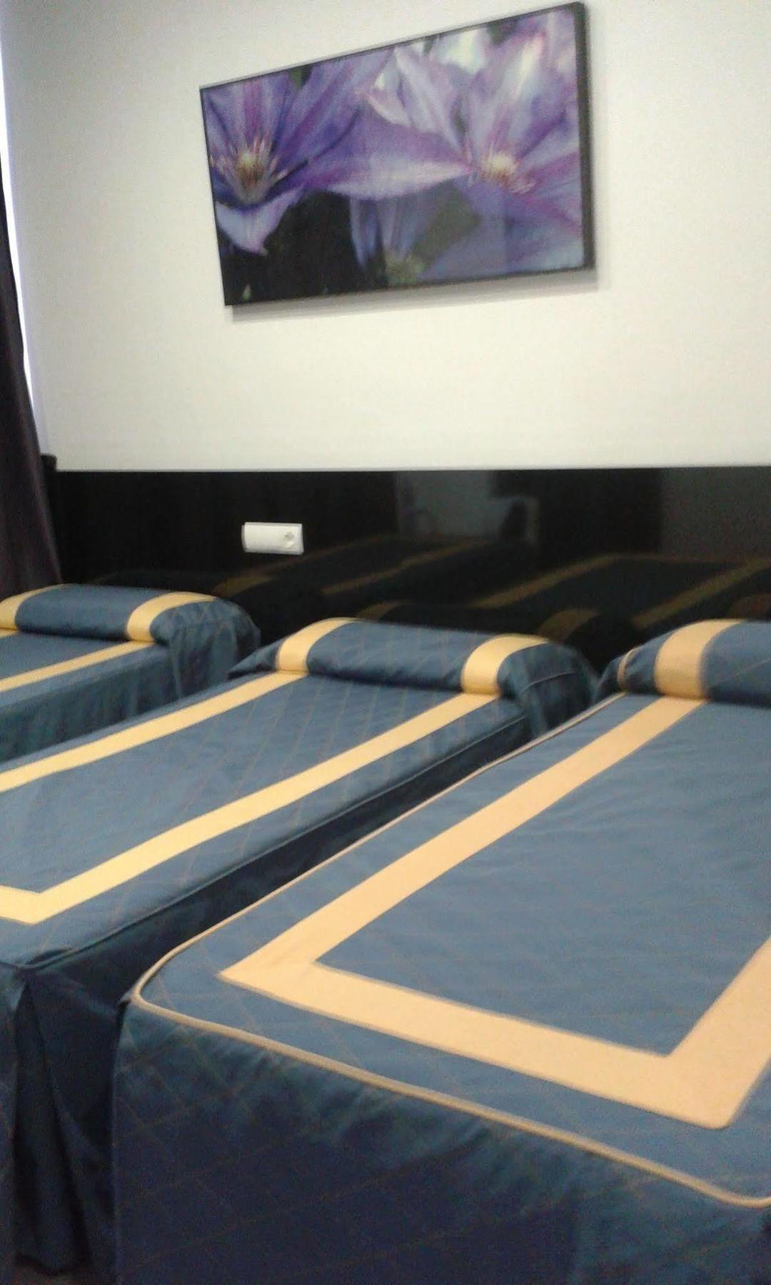 Hostal Buenos Aires Madryt Zewnętrze zdjęcie