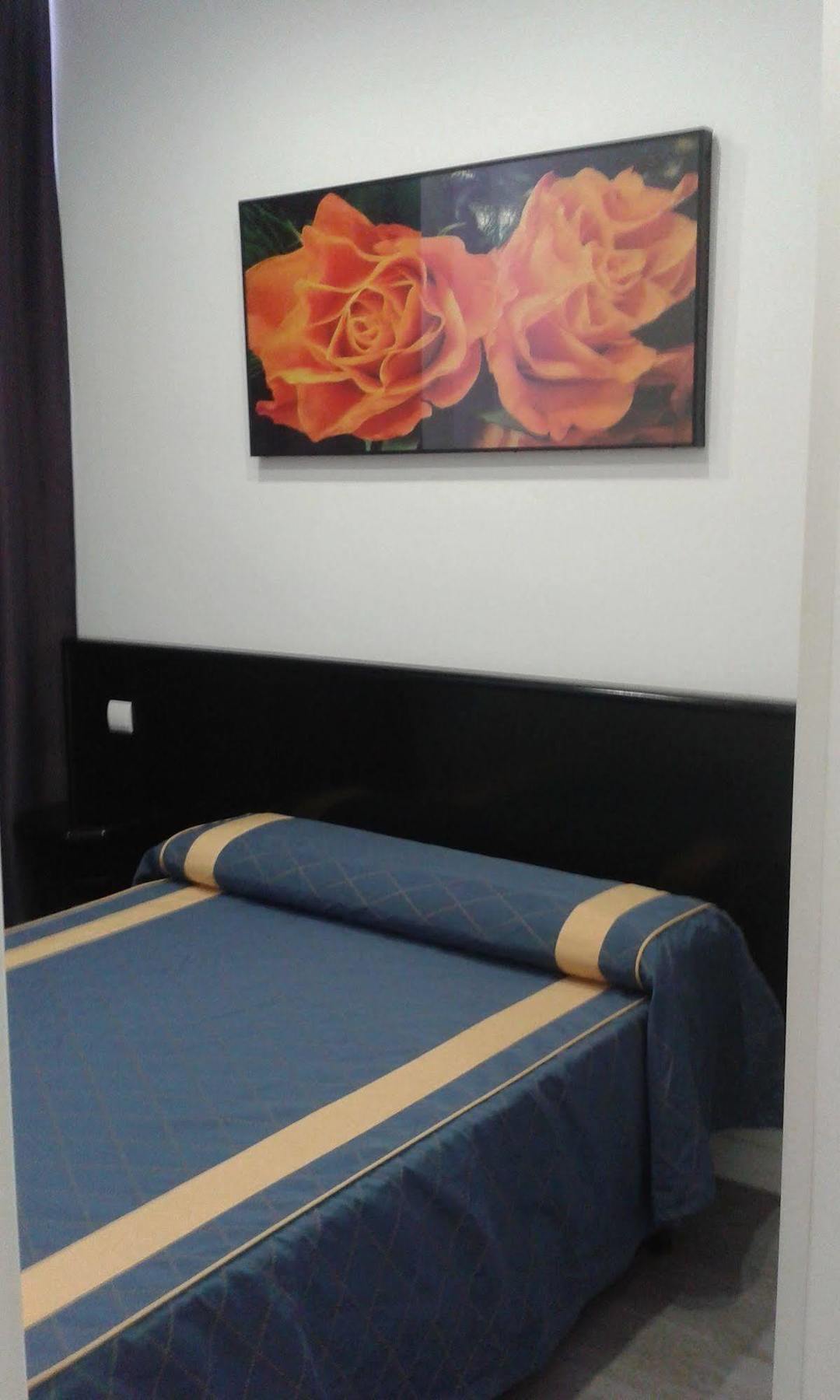 Hostal Buenos Aires Madryt Zewnętrze zdjęcie