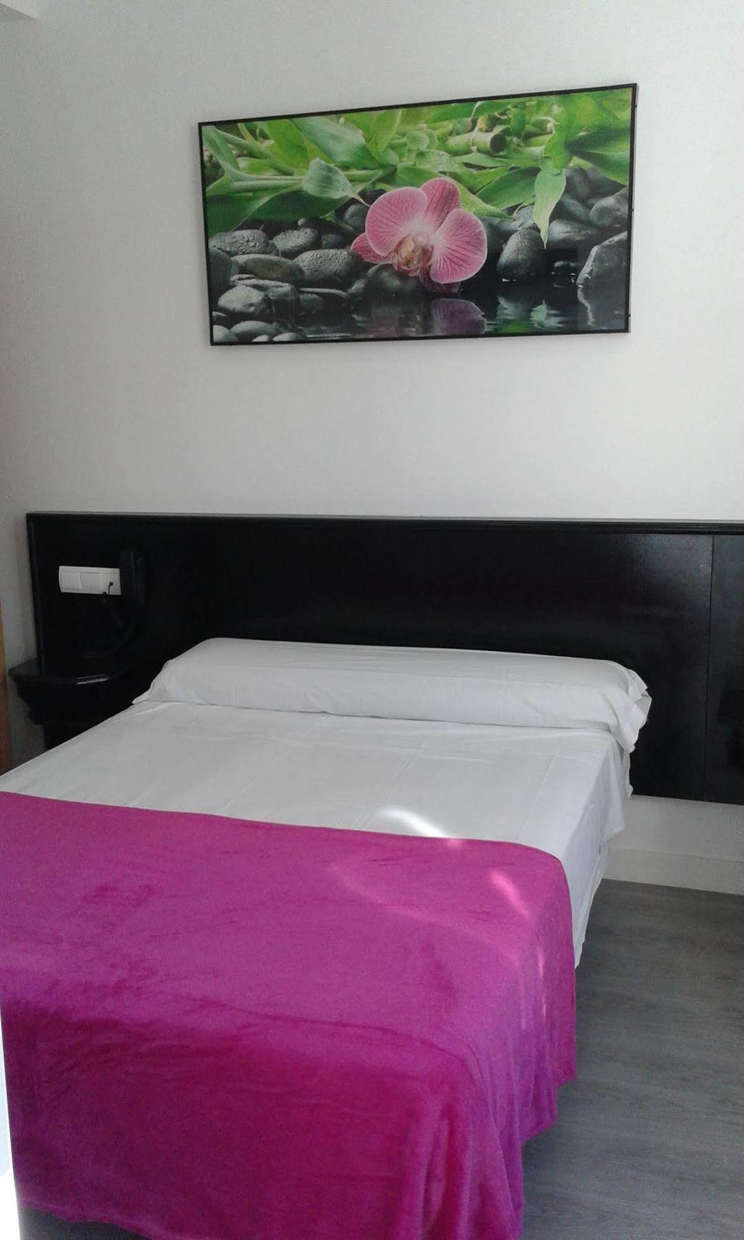 Hostal Buenos Aires Madryt Zewnętrze zdjęcie